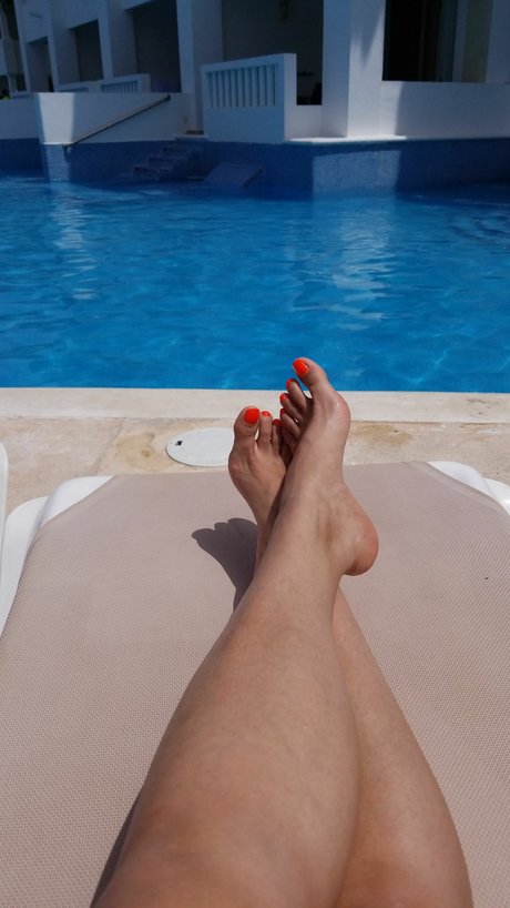 BeautyBelow nudes actress archive