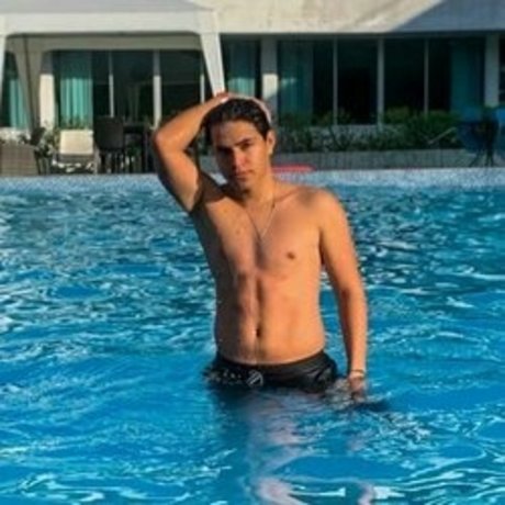 NatDaddy naked model photo