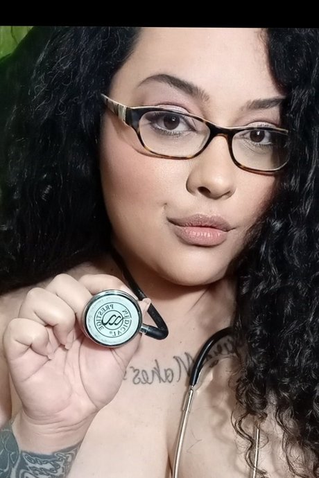 Aqua FREE LIVE SHOWS_ top star images