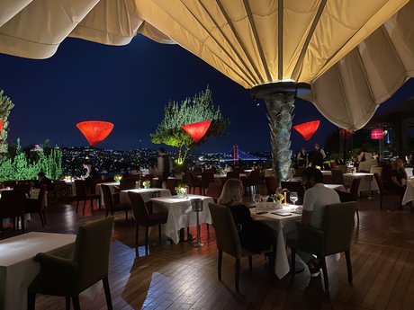 Geani pretty model photo