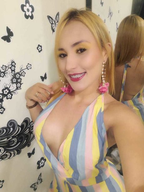 Nikoll_ hot pornstar gallery