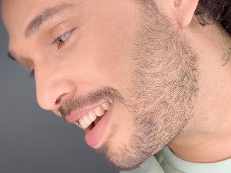 Yaggo Bangs free actress pics