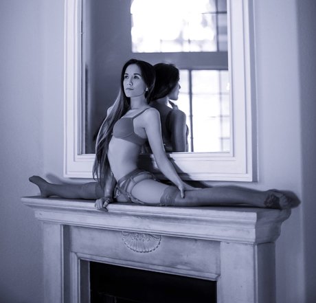 MakoSoup exclusive pornstar image