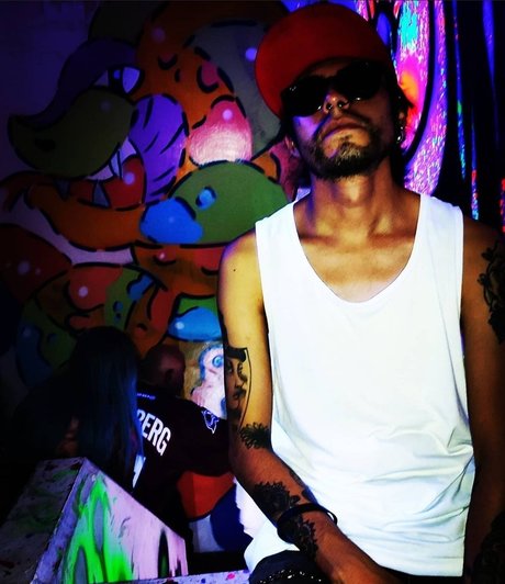 Alex Simons sex actress picture