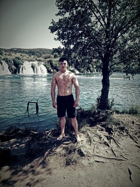 Darlyng model high quality pictures