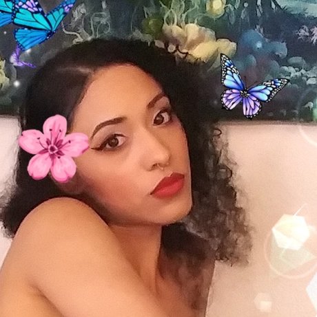 OliviaSyn pornstar pics