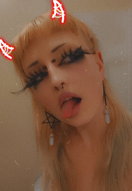 Senpai Thunderthighs nudes model gallery