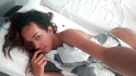 Sexy Thai Ladyboy_ art star images