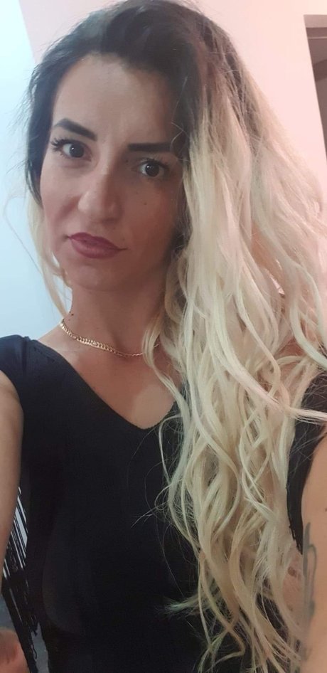 Lucy Aly sex model picture