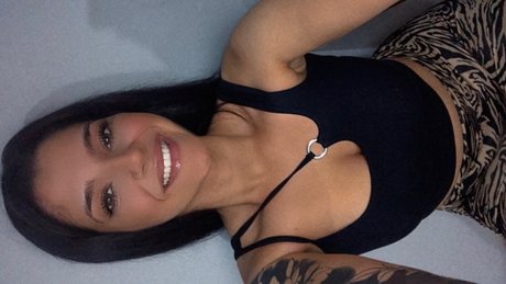 L o l a_ model photo