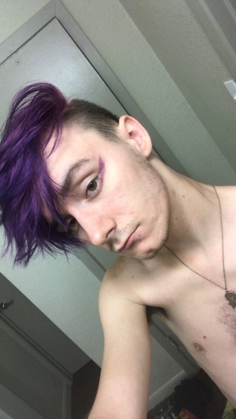 Logan Martin star naked picture