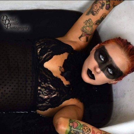 Noamie4u xxx pornstar images