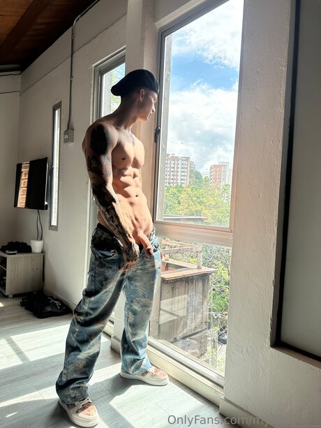 MilO perfect pornstar gallery