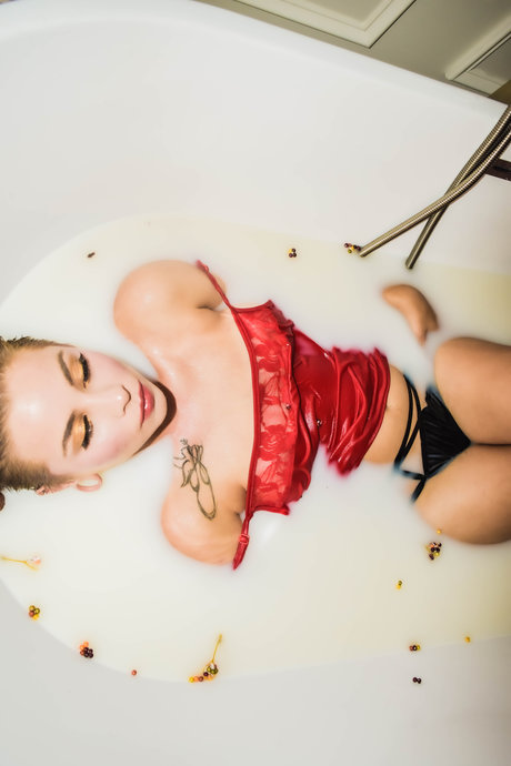 Ms Mae_ model erotic gallery