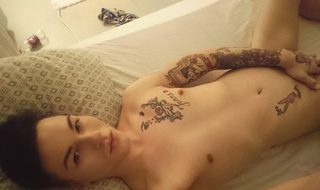 Mikael Saint model beautiful galleries