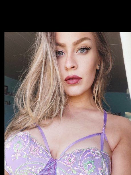 Miss Cece star beautiful archive