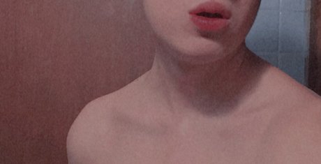 Santi Gomitas erotic pornstar img