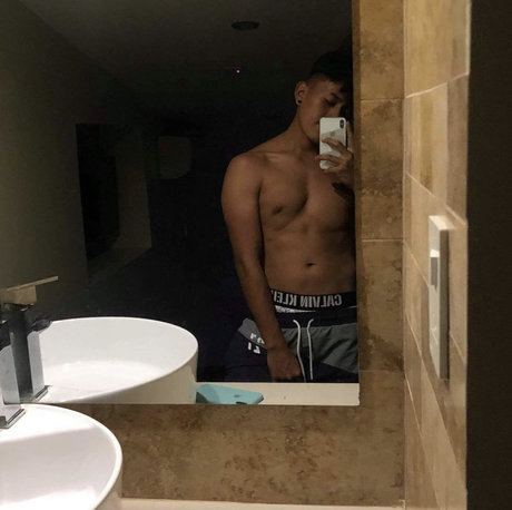 Santana Deivi adult model picture