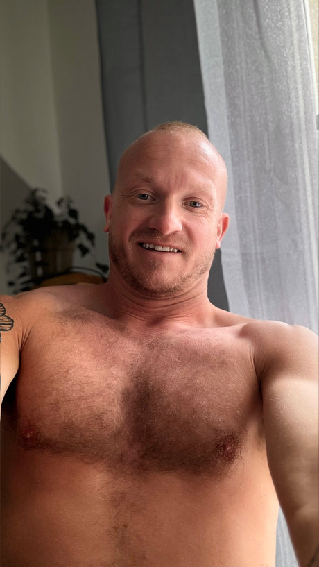 Mekcho92000 model adult photos