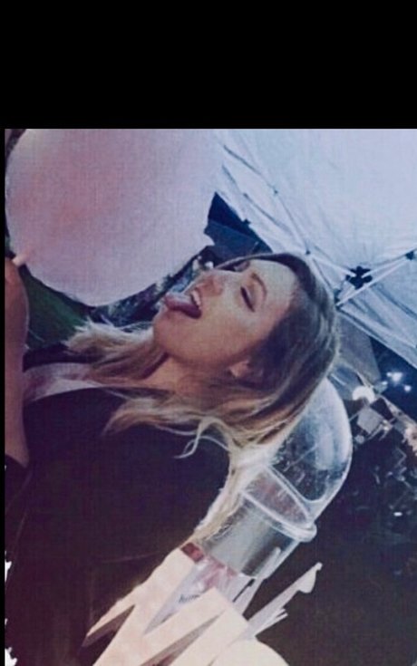 Davina Divine star free pics