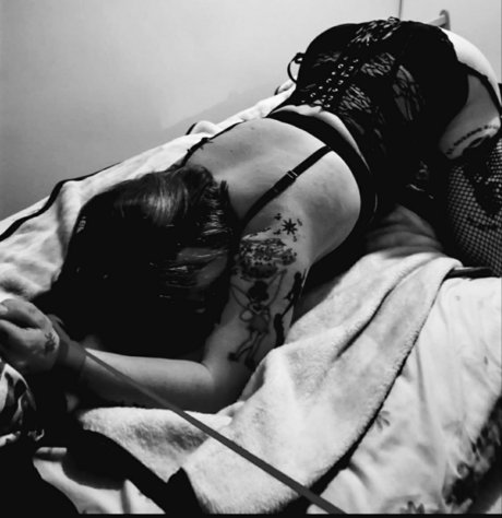 Brat Raven model erotic pictures