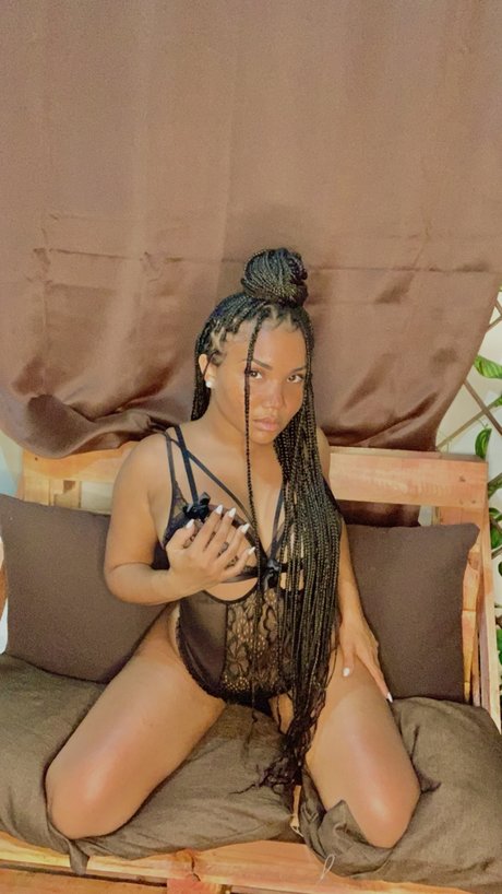 Diley star naked photo