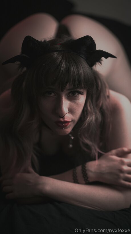 Nyx Foxxe sex model pic