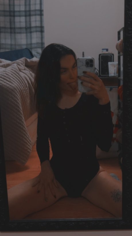 Issa__Autymn pornographic star pics