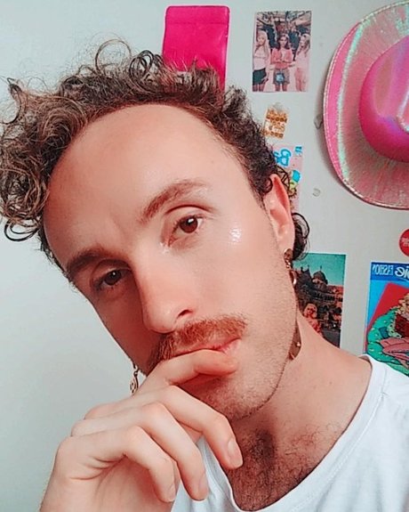 Tristan Evans art model images