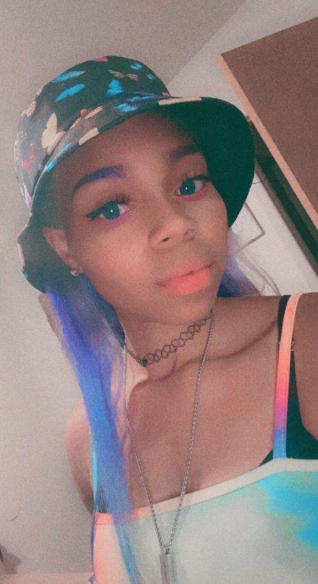 Ebony Diamond nude star pic