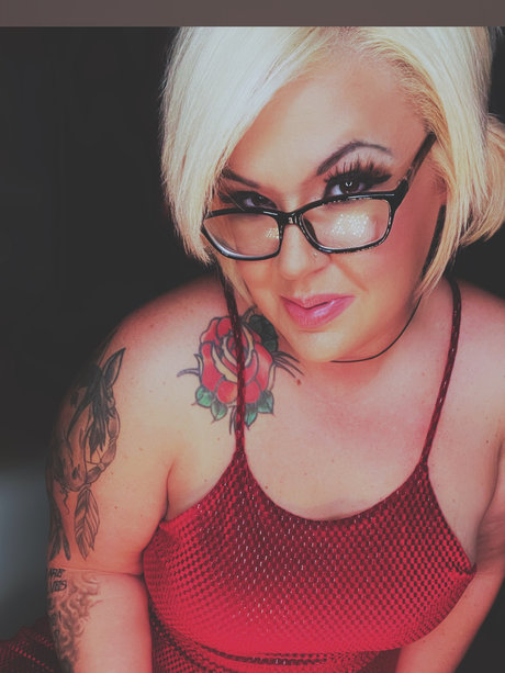 Tilly Trigger model xxx picture