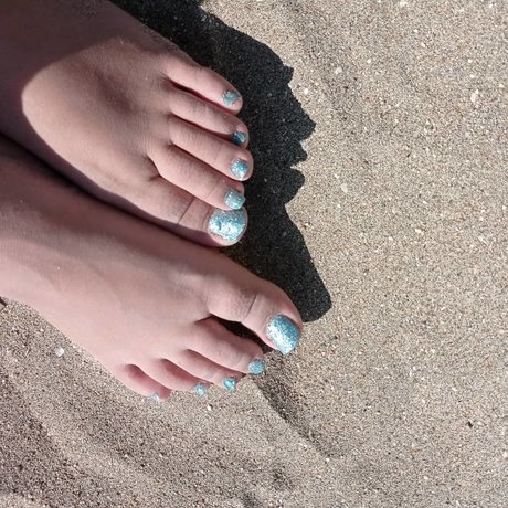 Piedini Asiatici high quality model image