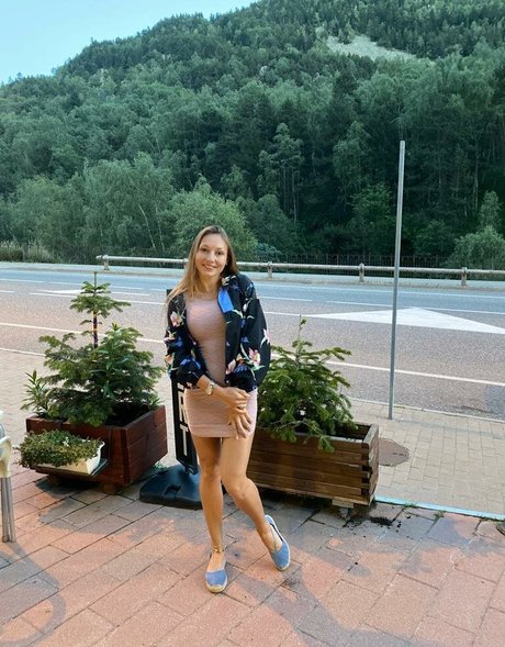 Blondcandy sexy actress photo