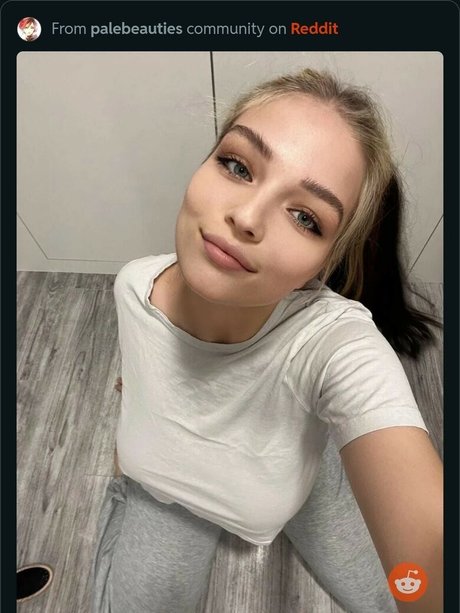 Lilytidds model sexy pic