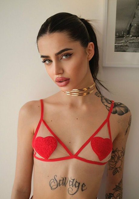 giulieeet free actress picture