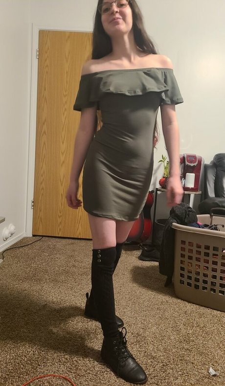 chubby latina teen onlyfans art nude pic