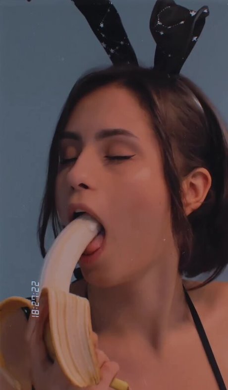 LikaLand xxx pornstar photos