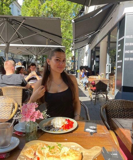 Siennarlv model best pictures