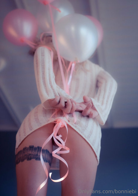 Bonniebi xxx star image