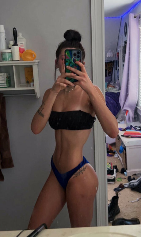 Kendeeznutz pornstar hot archive