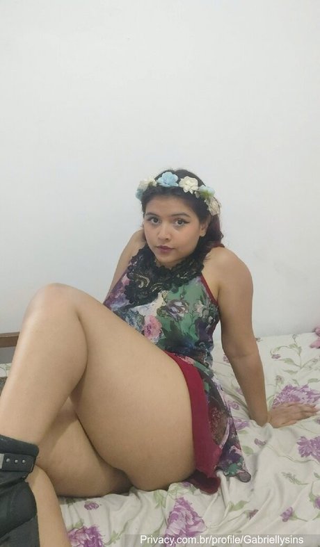 Largabs model adult picture