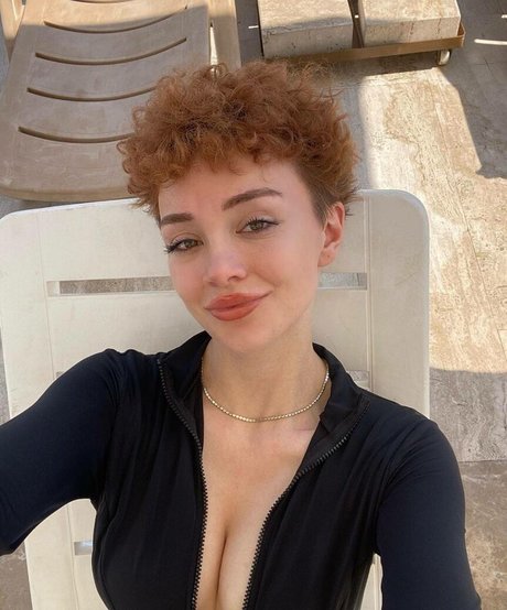 Mervepery pornographic actress img