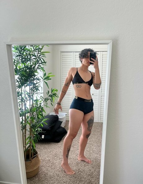 taytate12 xxx pornstar picture