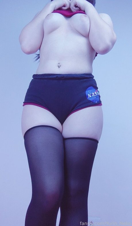 Yurin Neko erotic model image