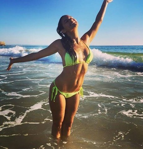 Joana Alvarenga star sexy gallery