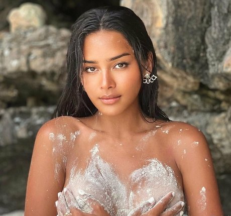 nicha official high quality actress pictures