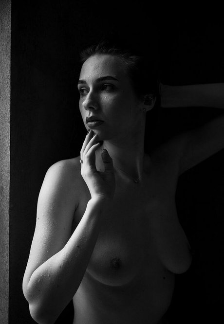 liamatiuk art model photo