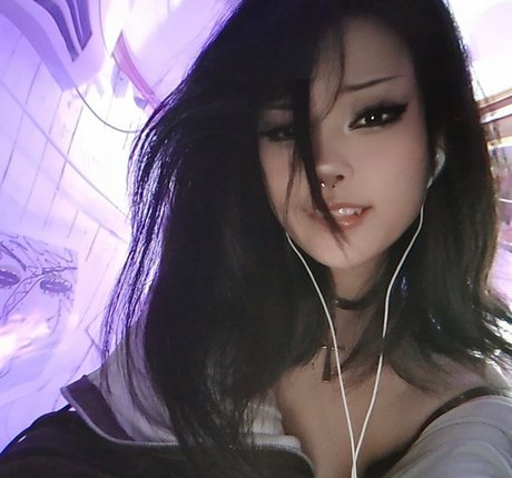 Livingdead kev naked model picture