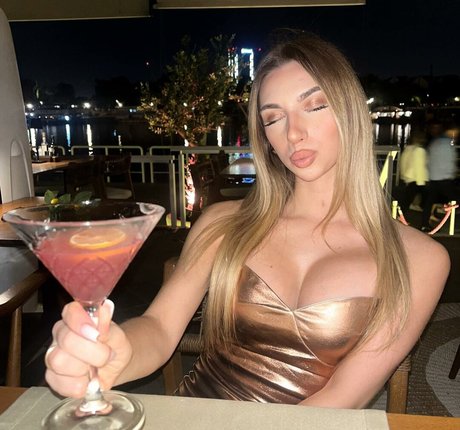 alexndraca model hd picture