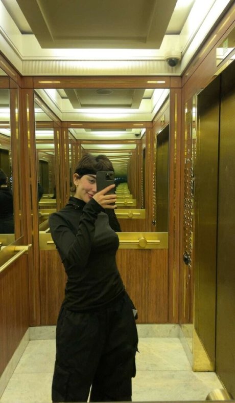 Roz Idrissi exclusive star image